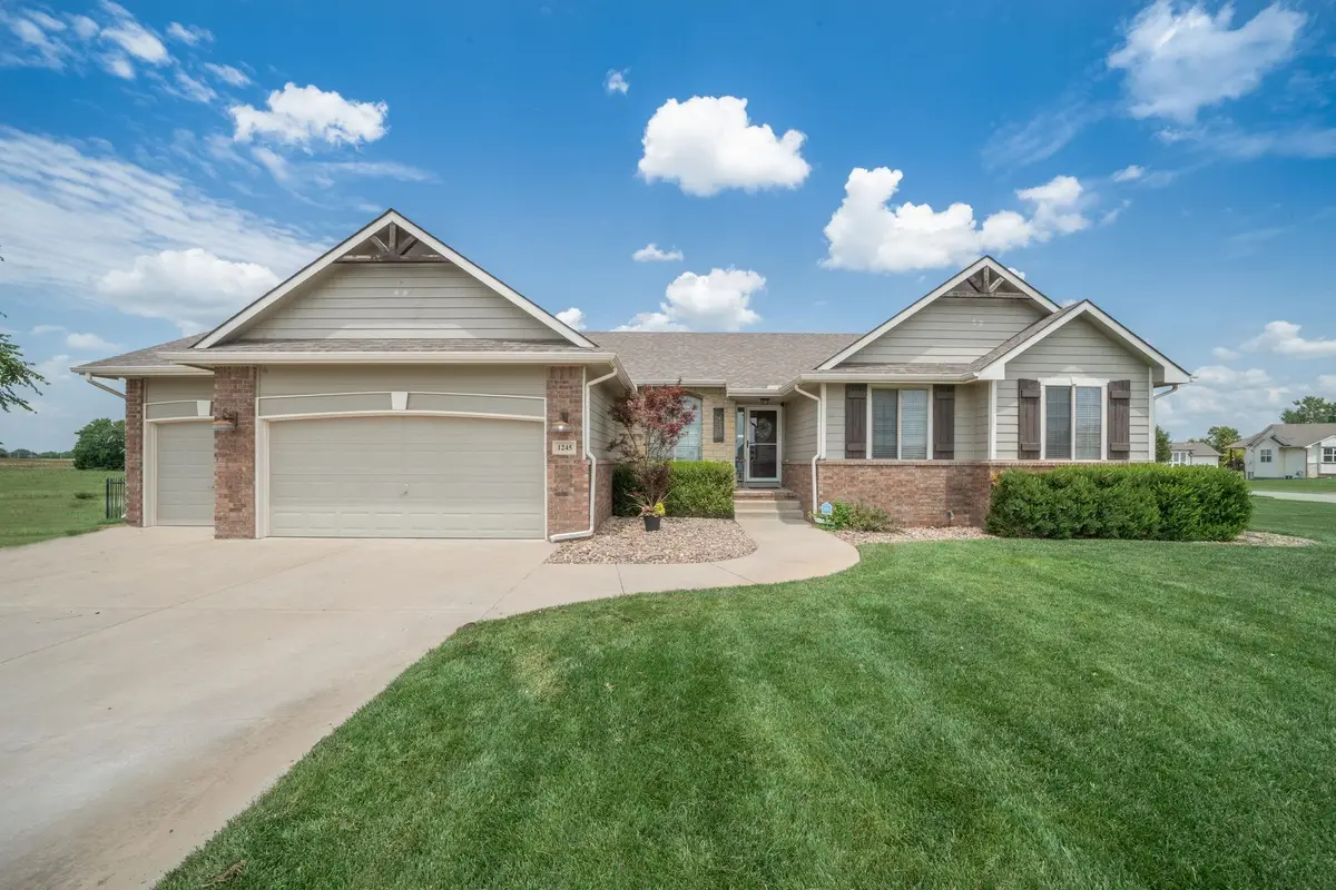 1245 N Countrywalk St, Rose Hill, KS 67133 - #1