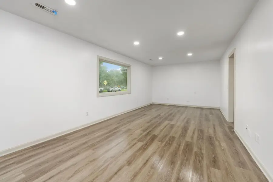 218 W Aaron Dr, Andover, KS 67002 - #3
