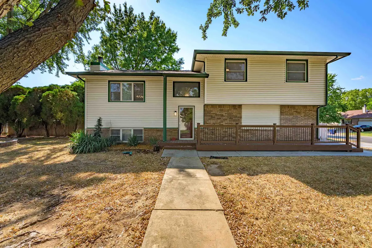 255 N Parkdale St, Wichita, KS 67212-5930 - #1