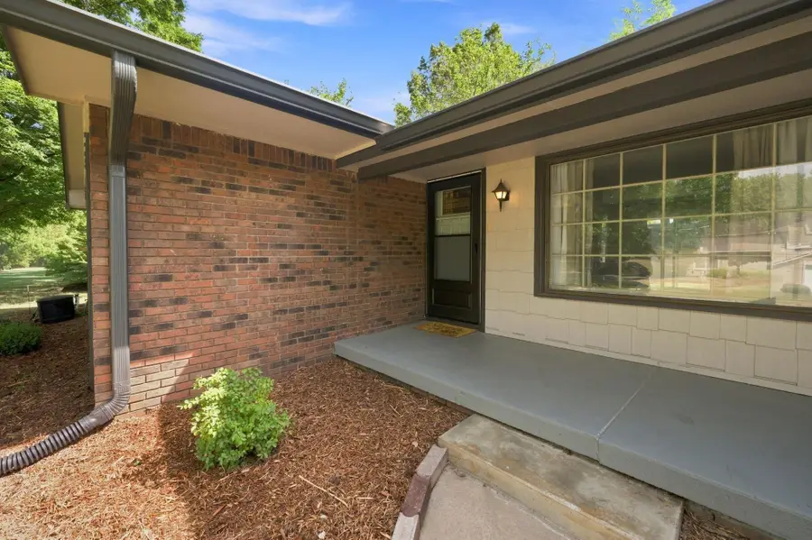 1324 N Crestline St, Wichita, KS 67212 - #2