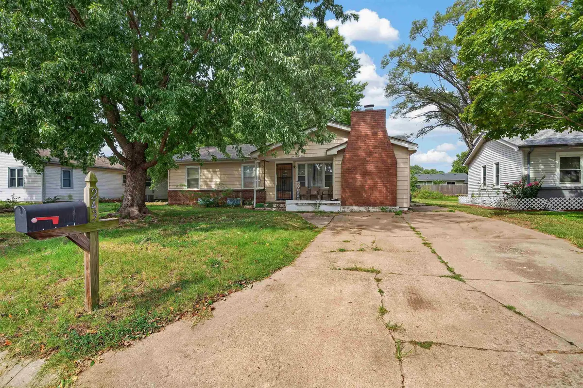 243 Western Ave, Haysville, KS 67060 - #1