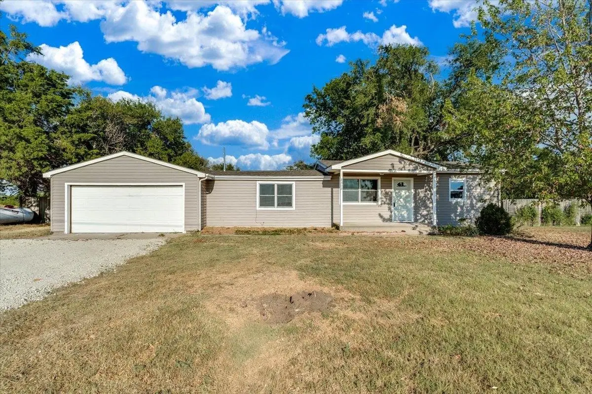 2302 S Anderson, Newton, KS 67114 - #1