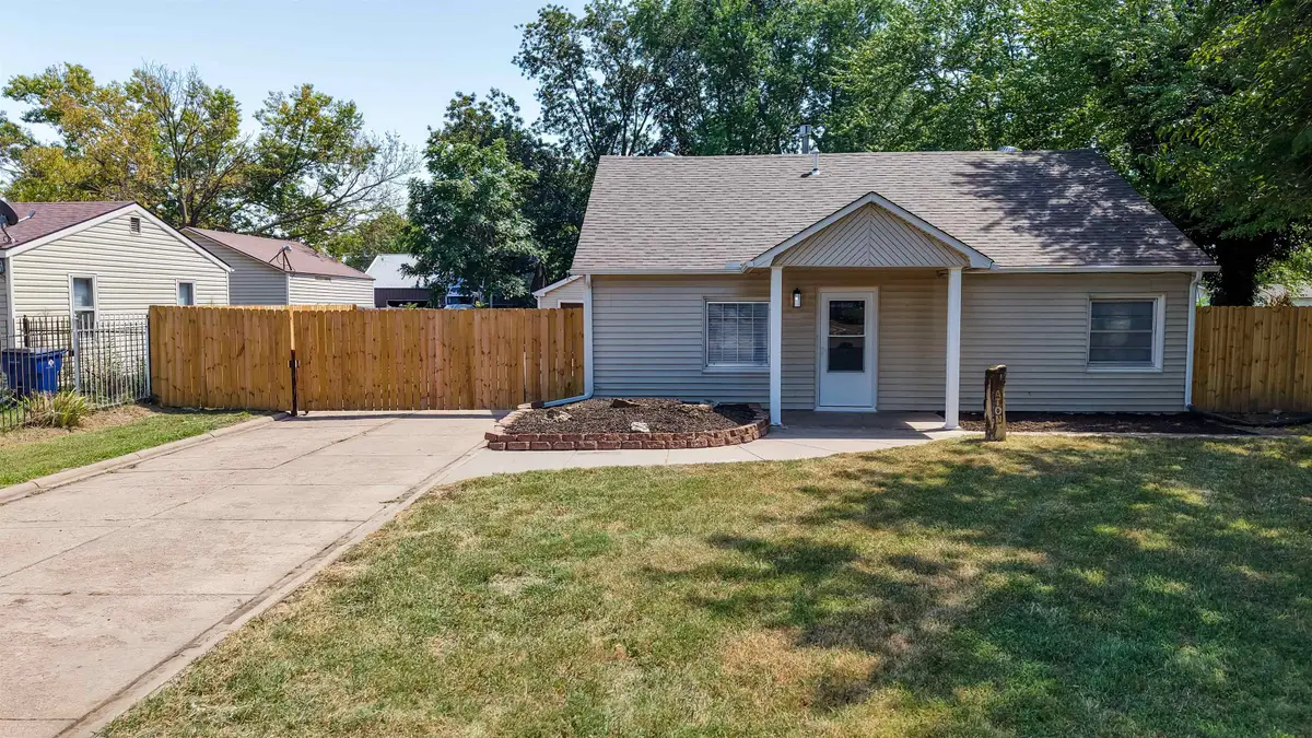 545 W Macarthur, Wichita, KS 67217 - #1