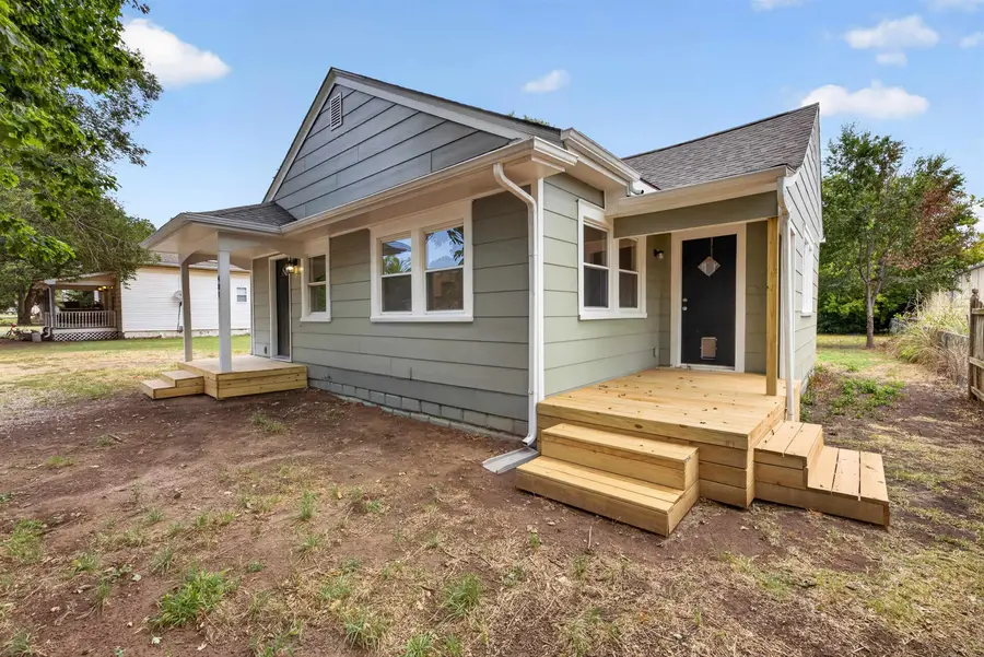 401 S Cranmer, Conway Springs, KS 67031 - #2