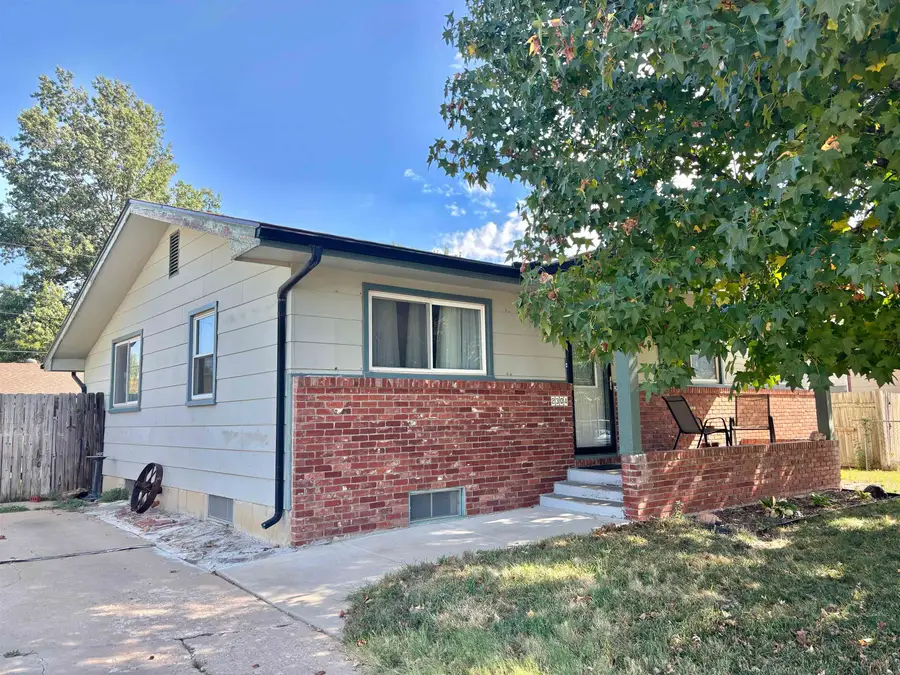 2304 W Southgate St, Wichita, KS 67217 - #2