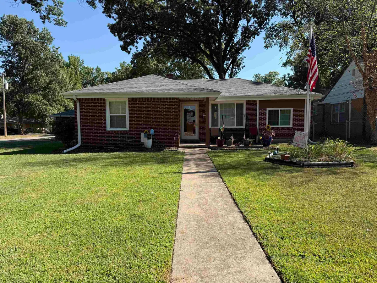 1221 Ann, Winfield, KS 67156 - #1
