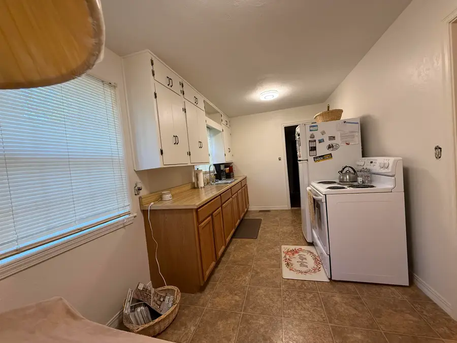 1221 Ann, Winfield, KS 67156 - #3