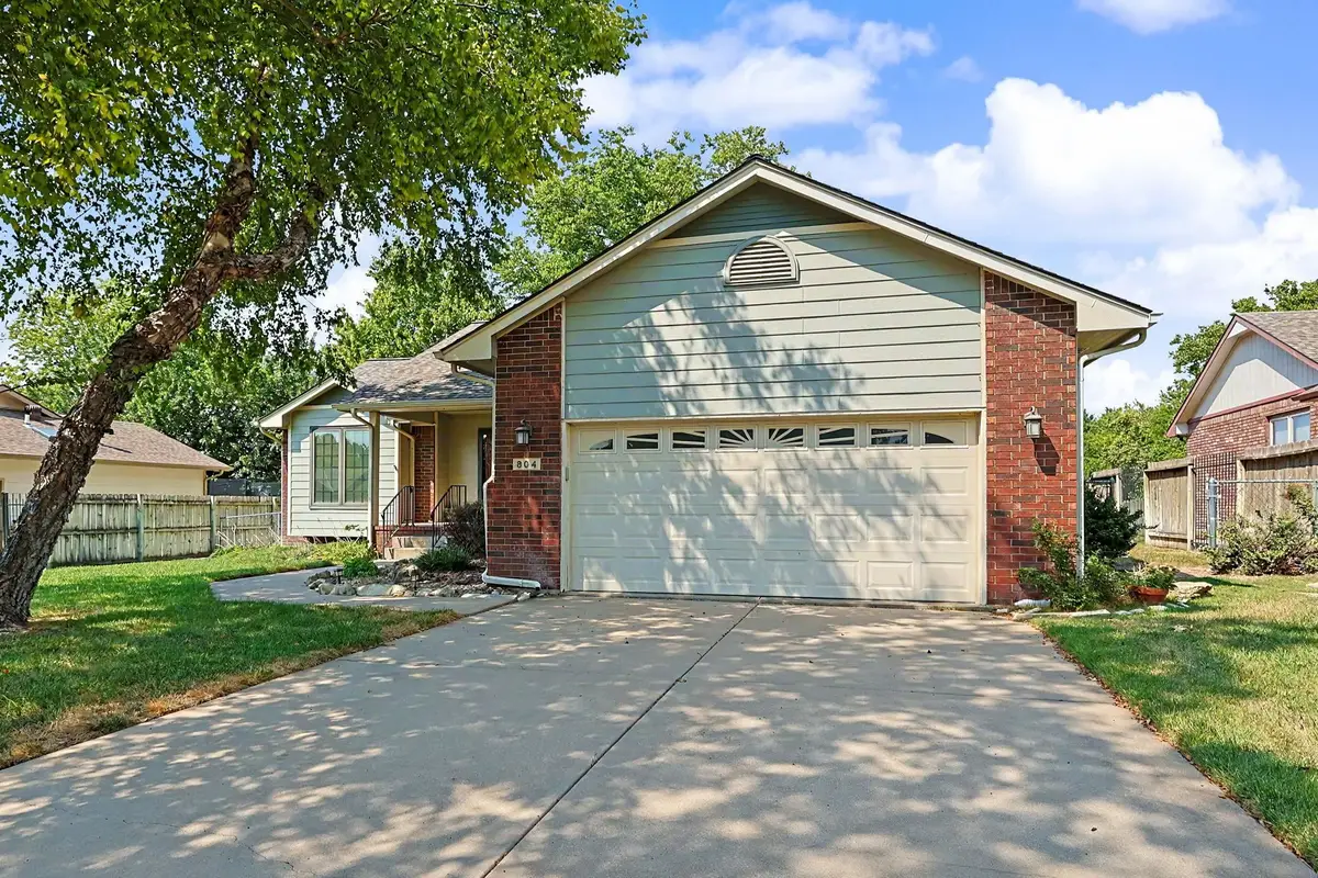804 E Rivera Dr, Mulvane, KS 67110 - #1