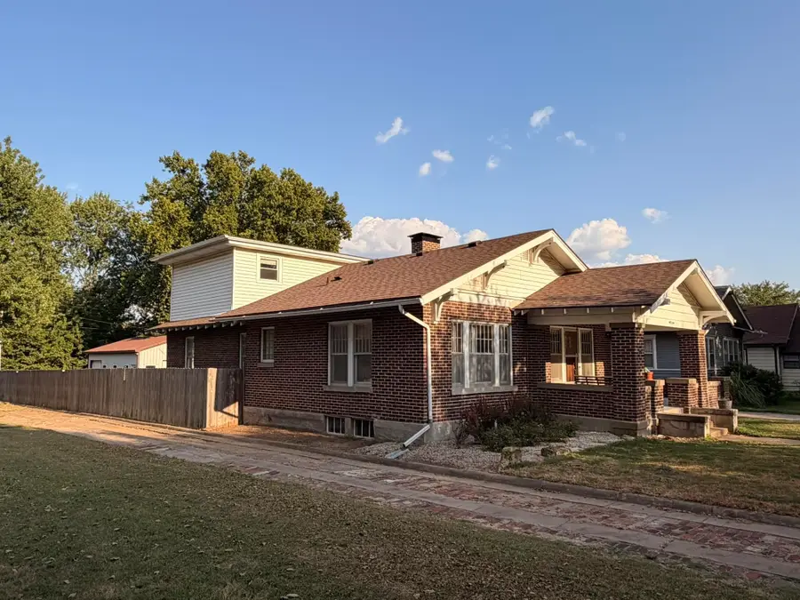 914 N 2nd Street, Arkansas City, KS 67005-6639 - #2