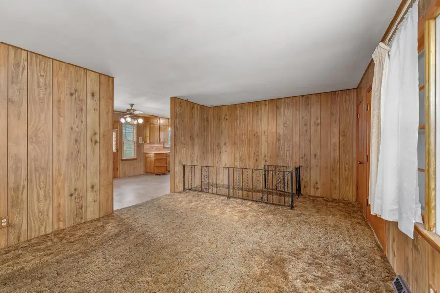 1715 E Mona Ln, Wichita, KS 67216 - #2
