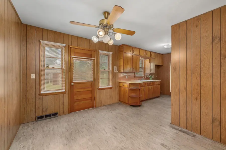 1715 E Mona Ln, Wichita, KS 67216 - #3