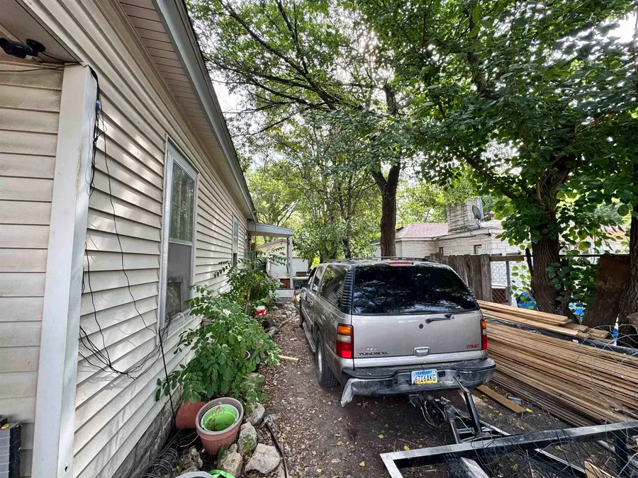 534 S Lulu Ave, Wichita, KS 67211 - #2