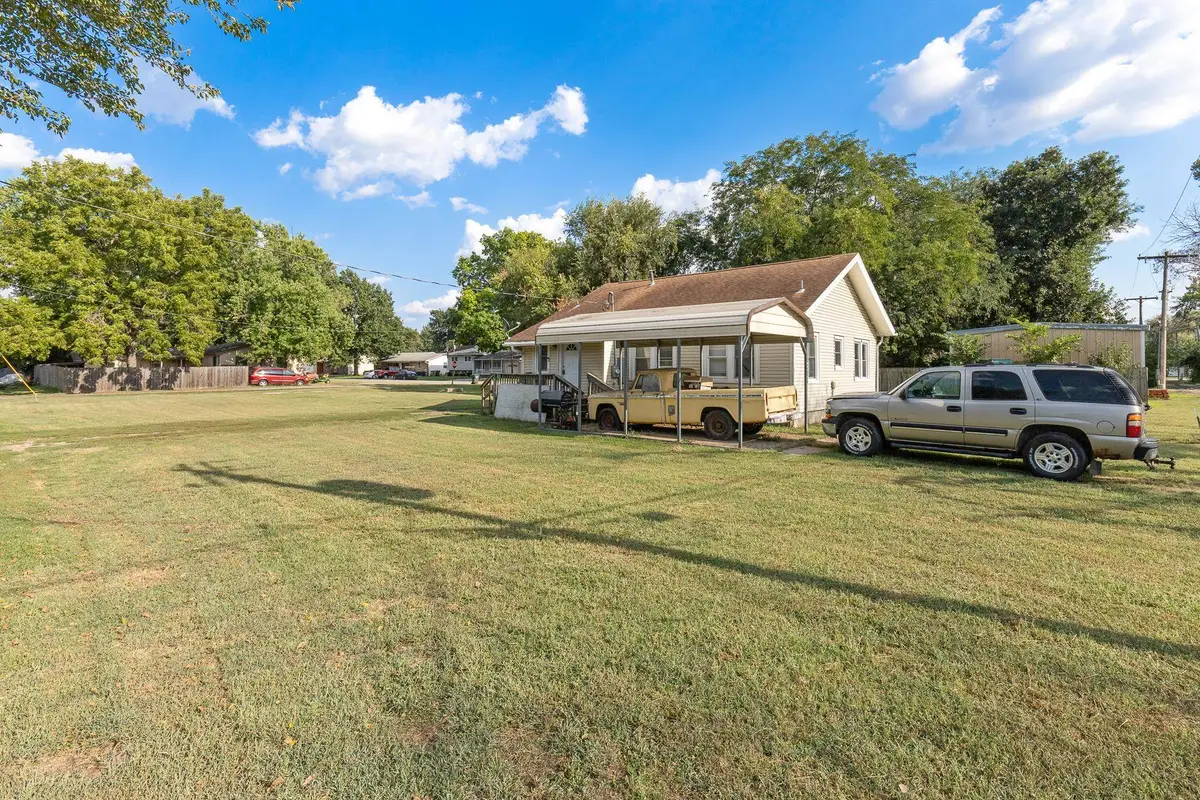 96 N Sedgwick Ave, Haven, KS 67543 - #1
