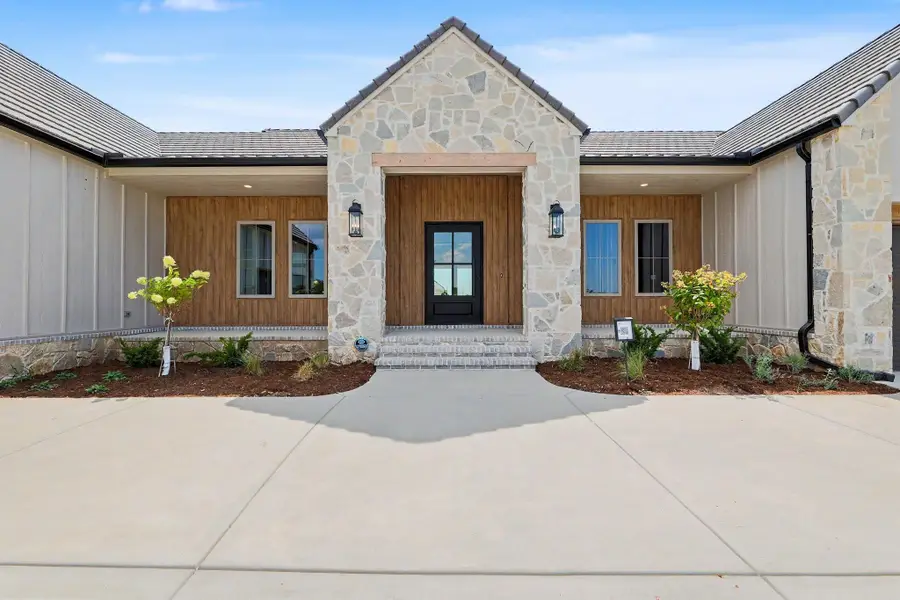 3412 N Bedford Court, Wichita, KS 67226 - #2