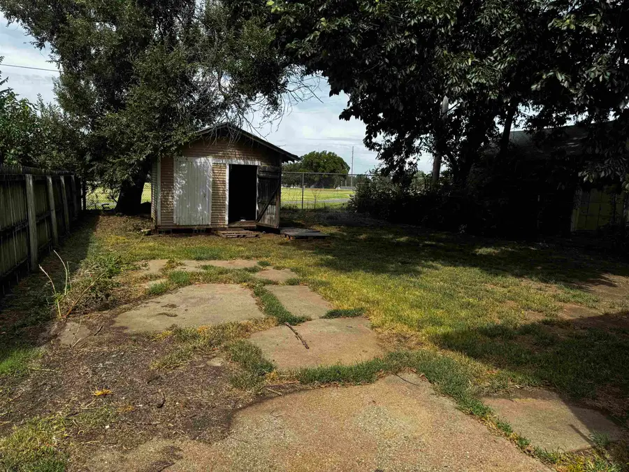 427 N Alleghany St, El Dorado, KS 67042 - #2