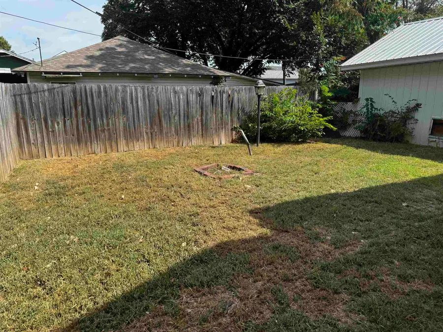 1018 W 3rd Ave, El Dorado, KS 67042 - #2