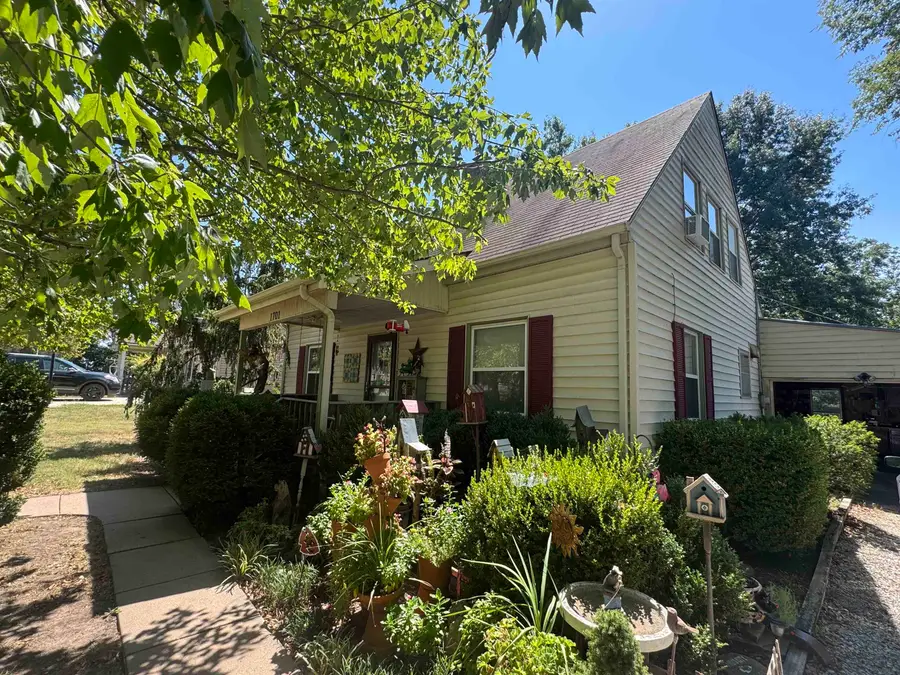 1701 E 7th, Winfield, KS 67156 - #2