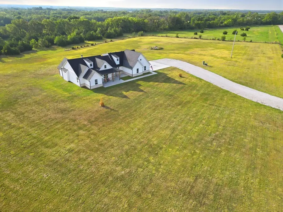 10576 S Ellen St, Mulvane, KS 67110 - #2