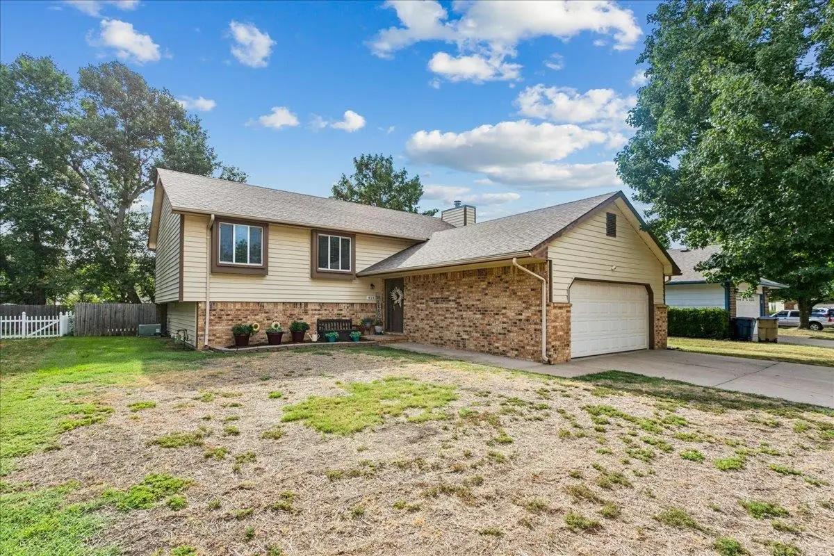 424 N Pine Grove Ct, Wichita, KS 67212 - #1