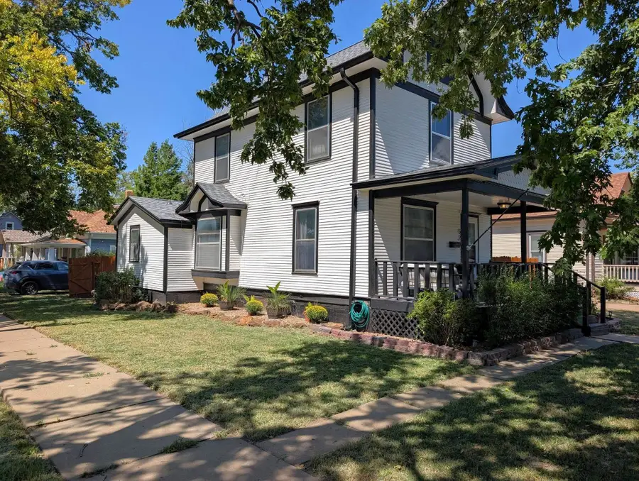 520 S 10th St, Salina, KS 67401 - #2