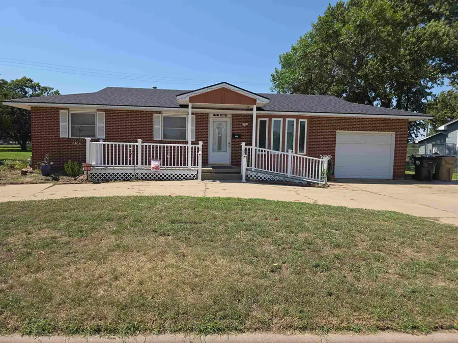 1711 James St, Hutchinson, KS 67502 - #2