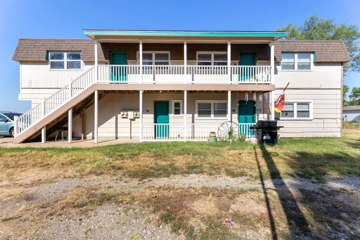806 S Edwards, Moundridge, KS 67107 - #1