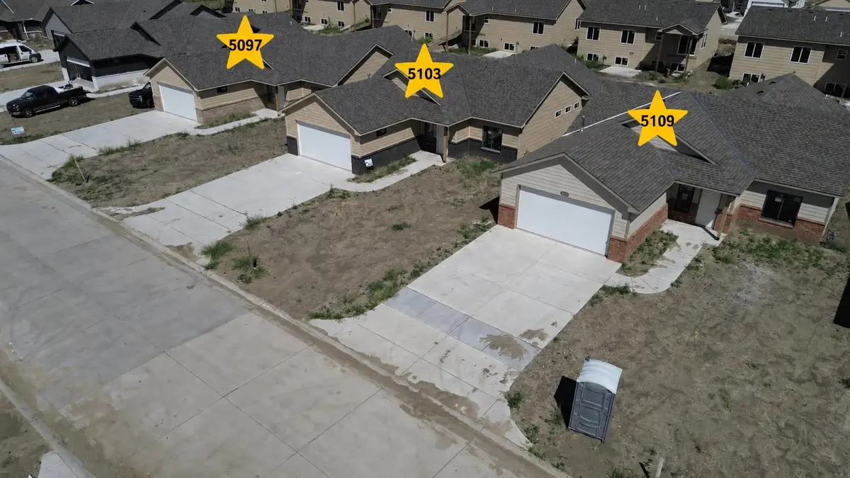 5091 N Toben Ct, Bel Aire, KS 67226 - #1