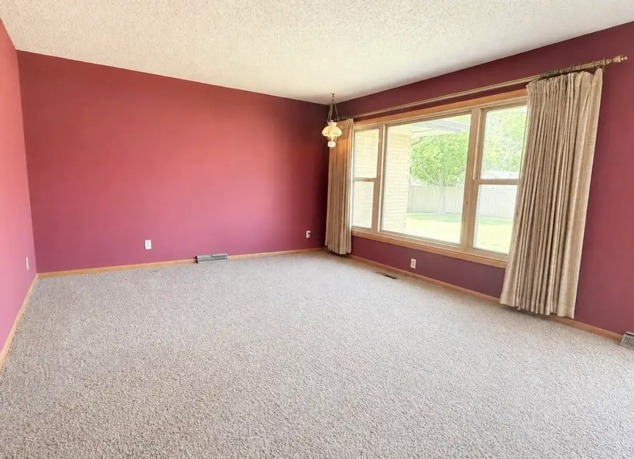 207 E 2nd St., Hillsboro, KS 67063 - #3