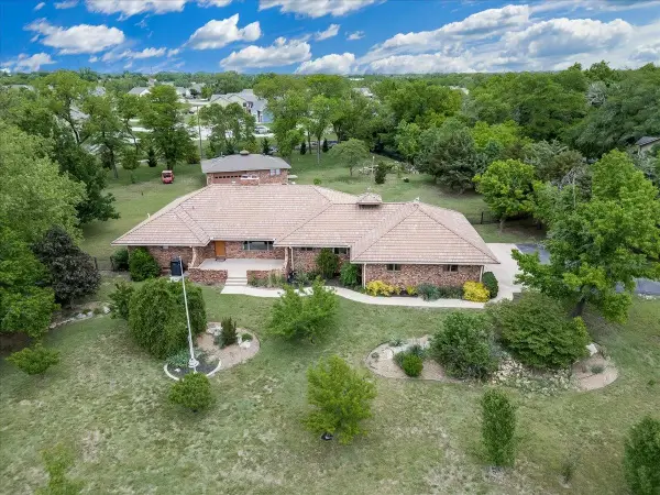 12400 E Lynne, Wichita, KS 67207