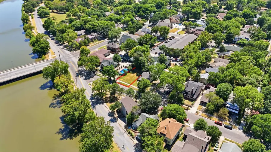 917 W Riverside, Wichita, KS 67203 - #3