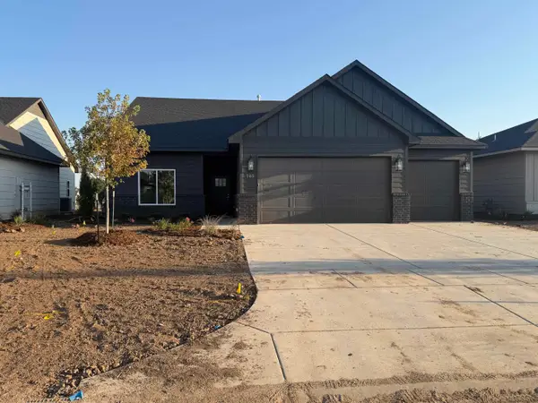 705 N Wheatland Ct, Wichita, KS 67235