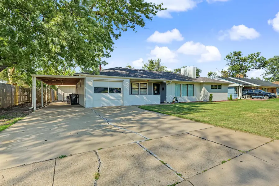 611 Morningside Dr., Salina, KS 67401 - #2
