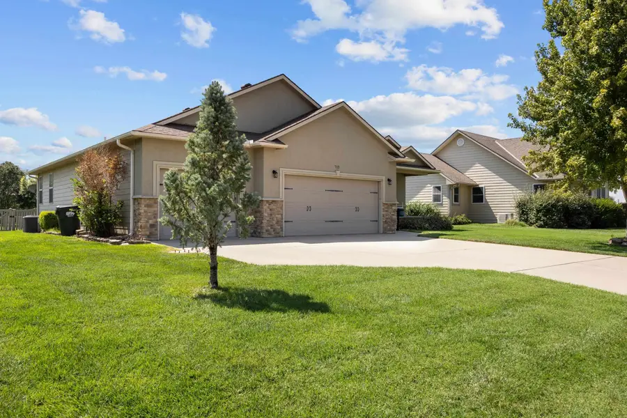 713 W 32nd, Hutchinson, KS 67502 - #3