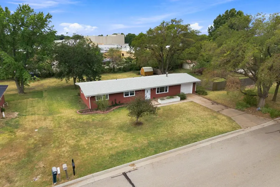 215 W Mary Ave, Garden Plain, KS 67050 - #2
