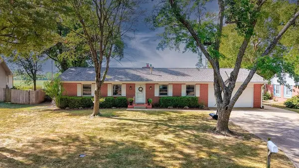 13 Fleetwood, Winfield, KS 67156
