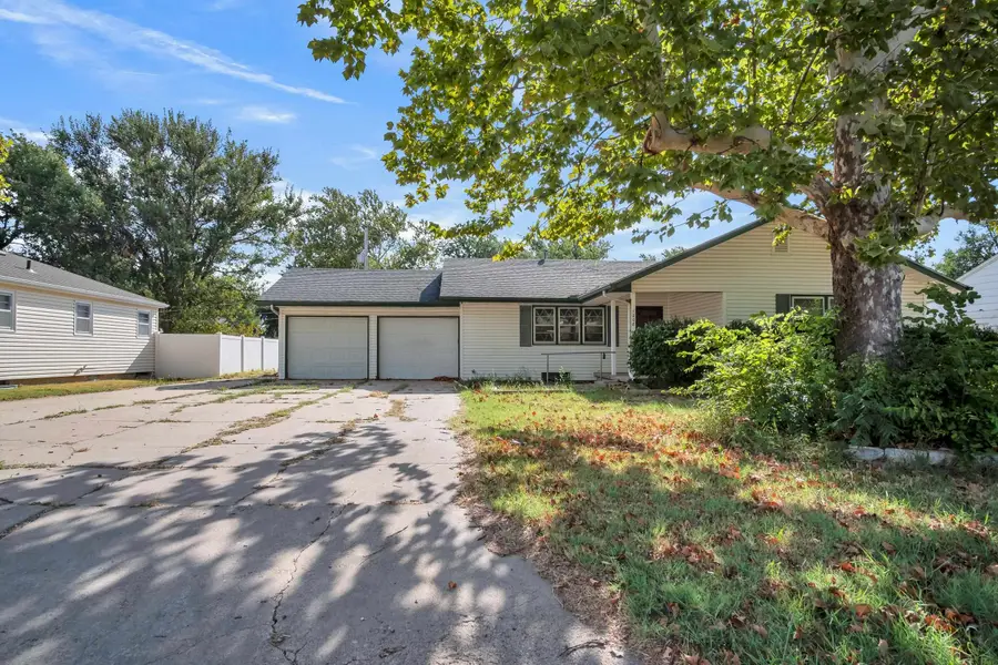 1208 Grandview Ave, Newton, KS 67114 - #3