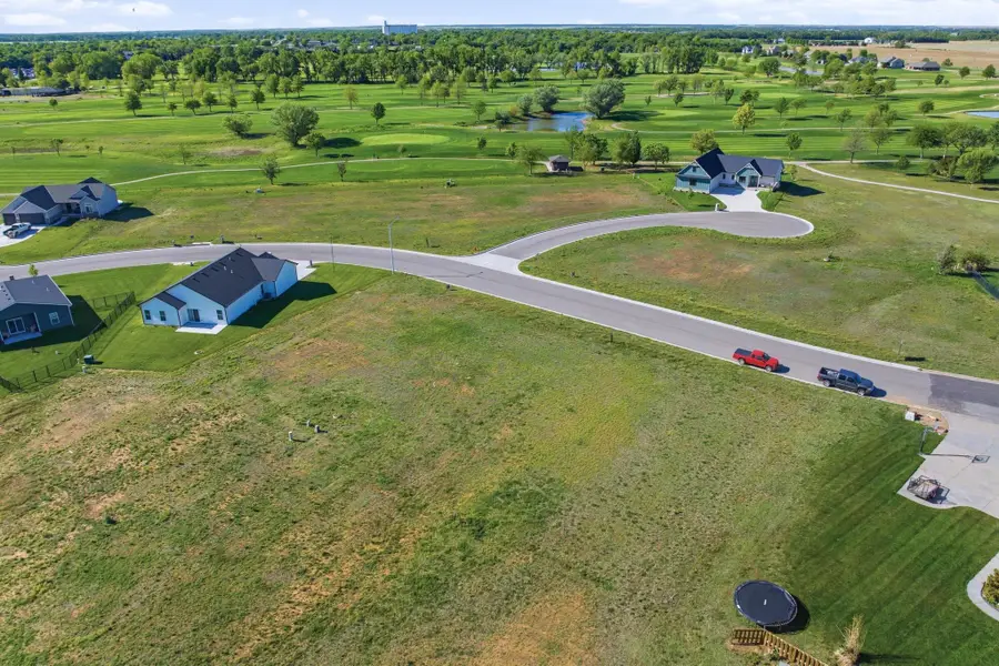 328 W Cherry Oaks St, Cheney, KS 67025 - #3