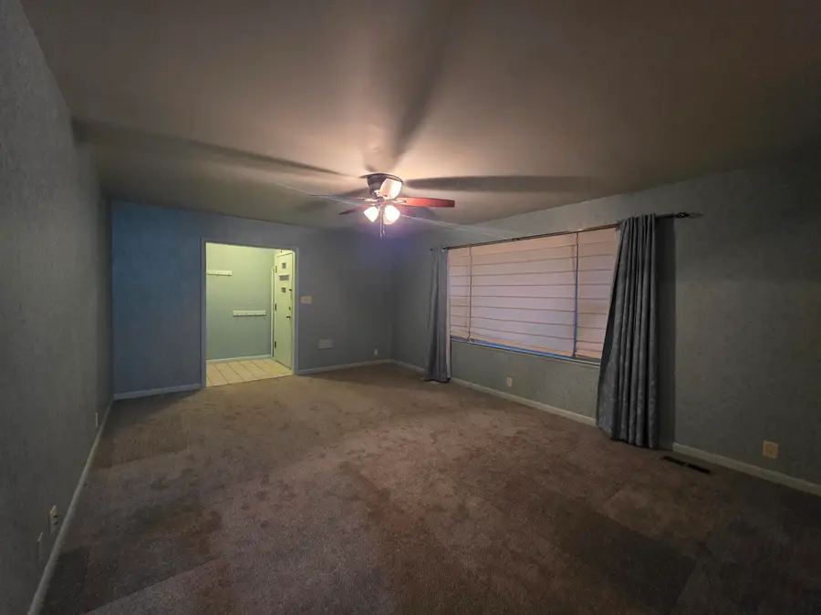 705 N Elm, Newton, KS 67114 - #3
