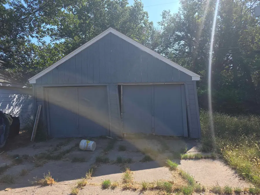 1028 N Estelle Ave, Wichita, KS 67214 - #2