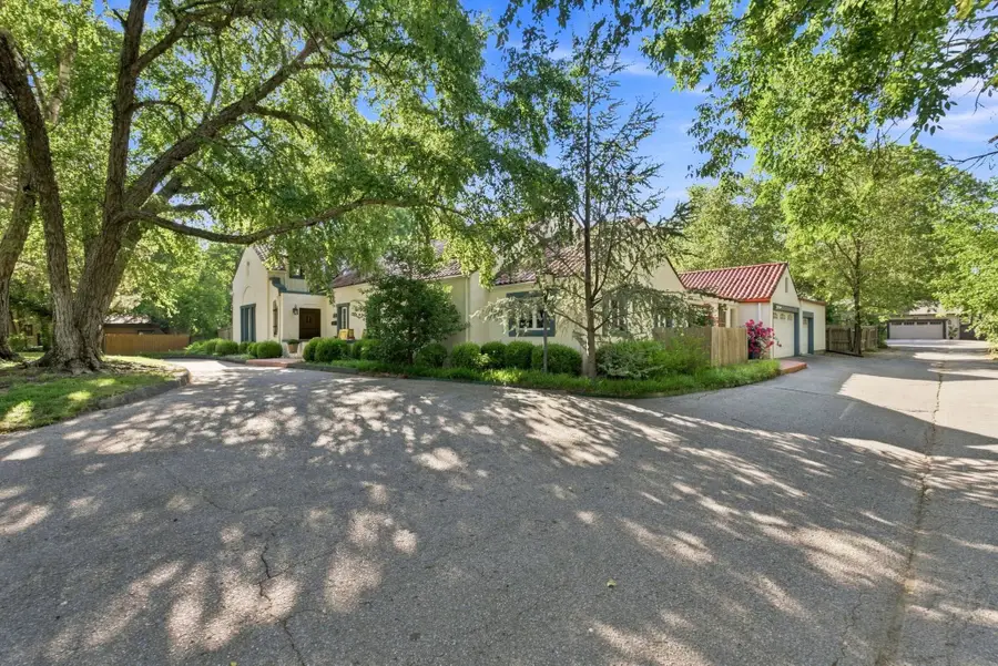 3823 E Lewis St, Wichita, KS 67218 - #3