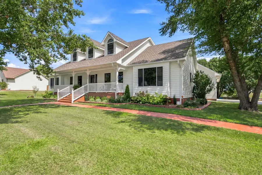 2006 Carter Ave, Augusta, KS 67010 - #2
