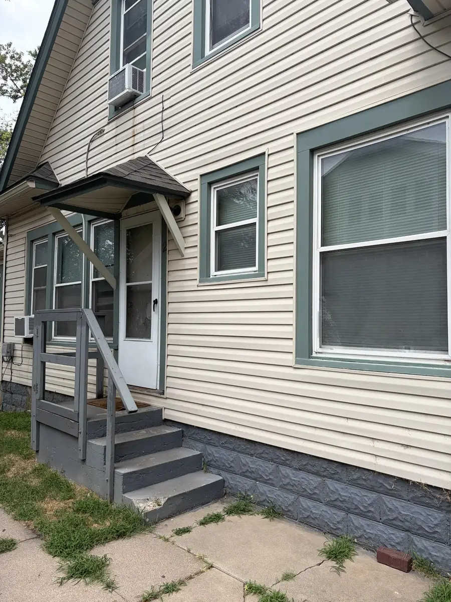 909 N Porter Ave Apts 1-4, Wichita, KS 67203 - #2