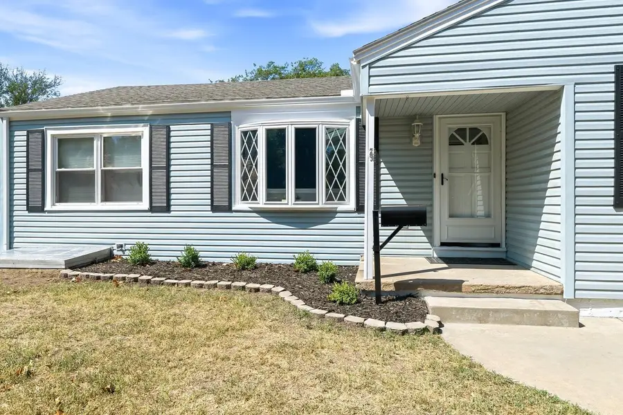 2707 S Greenwood St, Wichita, KS 67216 - #2