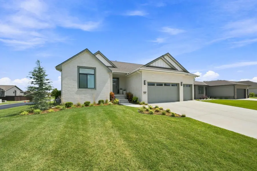 2602 N Emerald Ct, Andover, KS 67002 - #2