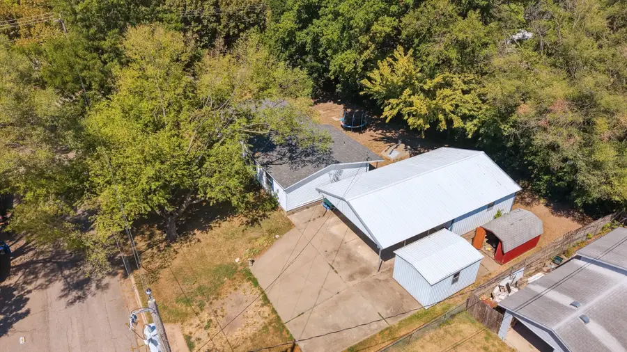 1010 E 1st, Winfield, KS 67156 - #3