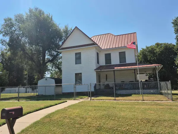 703 E 2nd, Eureka, KS 67045