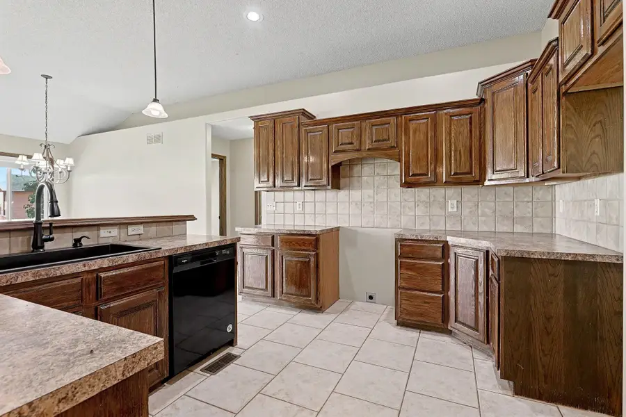 3412 N Ridge Port, Wichita, KS 67205 - #3