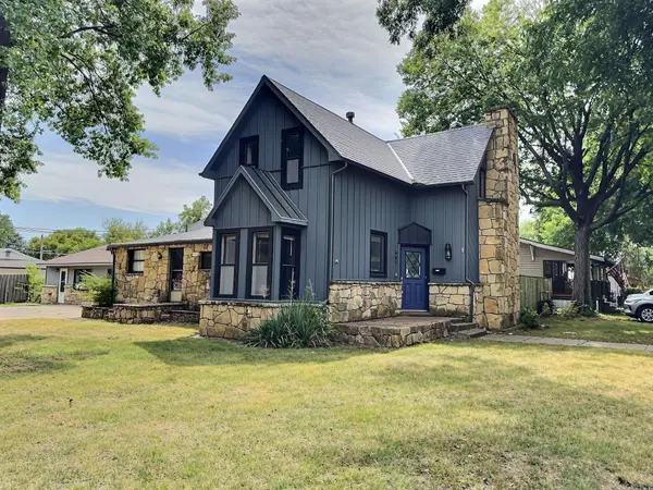 915 E 15th, Winfield, KS 67156