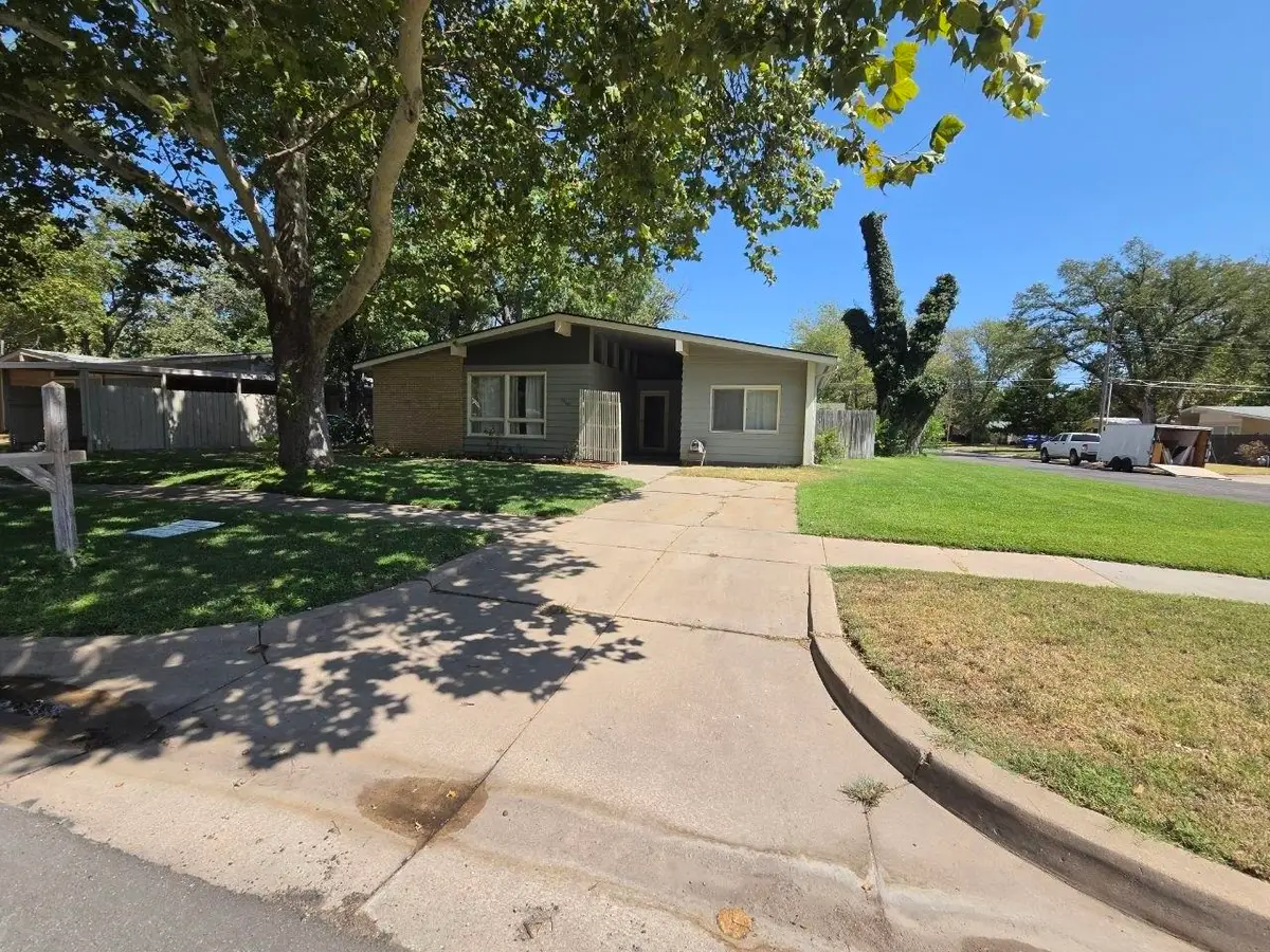3802 W Del Sienno St, Wichita, KS 67203-4319 - #1