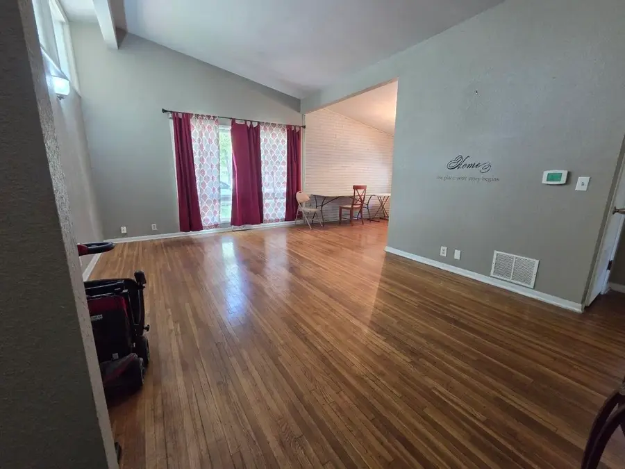 3802 W Del Sienno St, Wichita, KS 67203-4319 - #3
